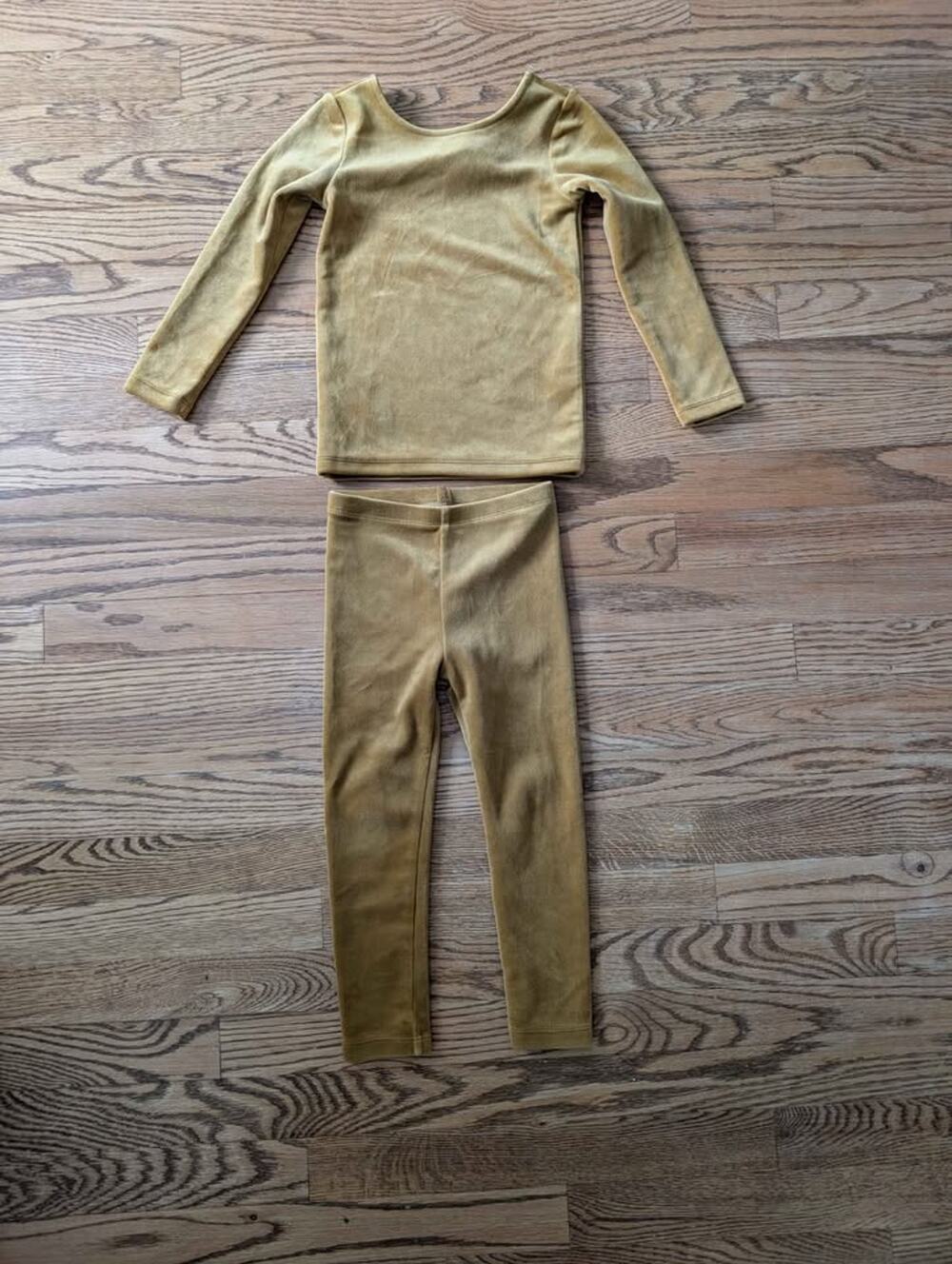 Tea Collection Velour Two-Piece Set Size 4